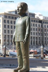 Nelson Mandela Sculptures & Art [3]