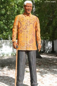 Nelson Mandela Sculptures & Art [7]